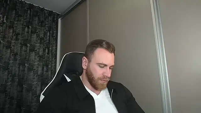 Thori92 online show from March 12, 2025, 6:44 pm