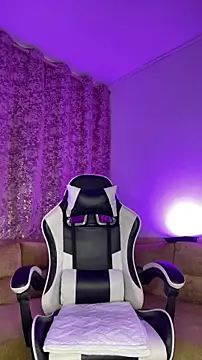 JacoboSwam online show from November 19, 2025, 9:42 am