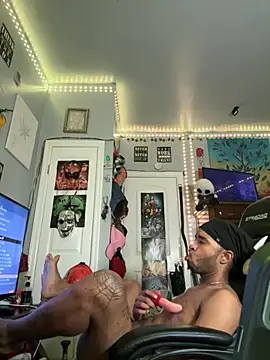 Snapshot of spideyzaddy chatting on September 19, 2025, 6:37 am spideyzaddy online show from September 19, 2025, 6:37 am