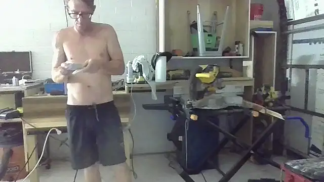 sunburnt602 online show from March 9, 2026, 5:33 am