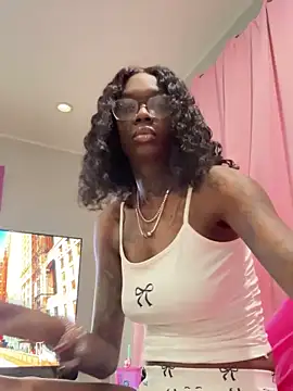 Farrah Owens online show from March 7, 2025, 3:19 am