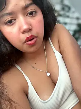 Snapshot of Peach_Girll chatting on April 22, 2026, 2:51 pm Peach Girll online show from April 22, 2026, 2:51 pm