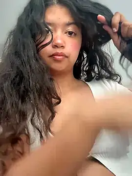 Snapshot of Peach_Girll chatting on May 28, 2026, 2:25 pm Peach Girll online show from May 28, 2026, 2:25 pm