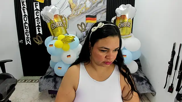 Cloe 35 online show from September 28, 2025, 10:53 am