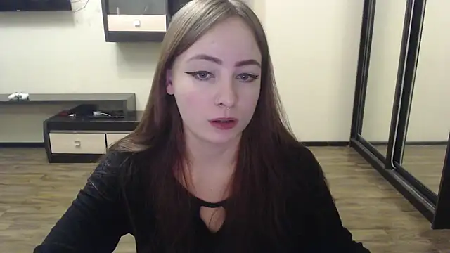 Laralianna online show from December 9, 2024, 4:37 pm