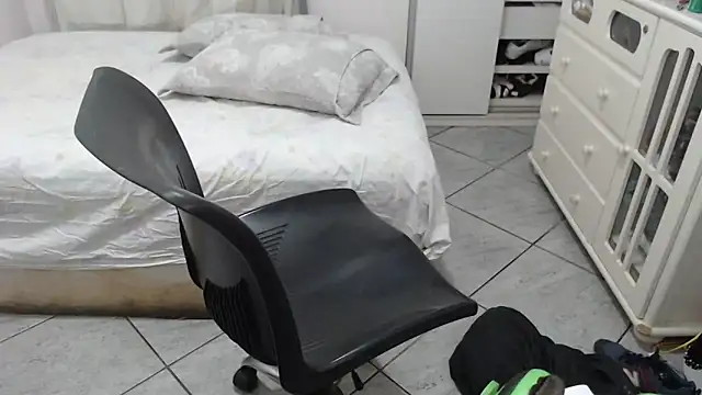 MysterBearMG online show from October 27, 2025, 11:41 pm