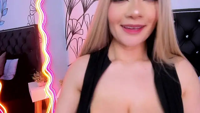 Sweet Ariadna  online show from April 19, 2026, 6:10 pm