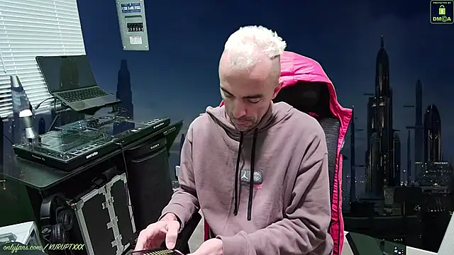 kuruptxxx live online show from January 3, 2025, 8:54 pm