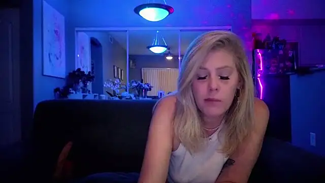 Lexi Shocker online show from November 22, 2025, 3:49 am