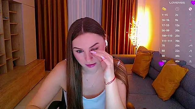  Mia Adams online show from November 11, 2025, 8:14 am