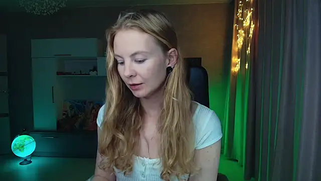 Cuddle Cat online show from November 24, 2025, 1:55 pm