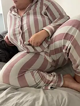 sweeti Em online show from March 13, 2026, 9:05 am