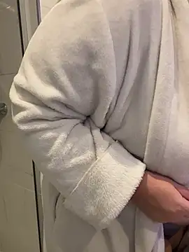 sweeti Em online show from April 20, 2026, 6:53 pm