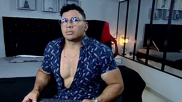 tyler hank01 online show from February 5, 2025, 1:47 am