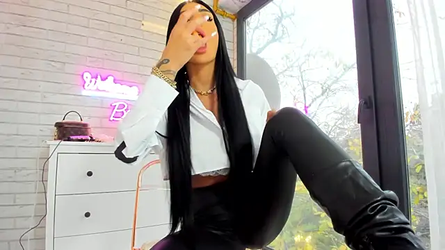 Snapshot of Britney_Charm_ chatting on November 7, 2025, 7:08 am Britney Charm online show from November 7, 2025, 7:08 am