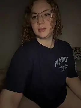 EmmieRae online show from September 16, 2025, 4:57 am