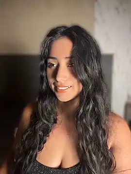 Valentinne z online show from April 21, 2026, 3:02 am