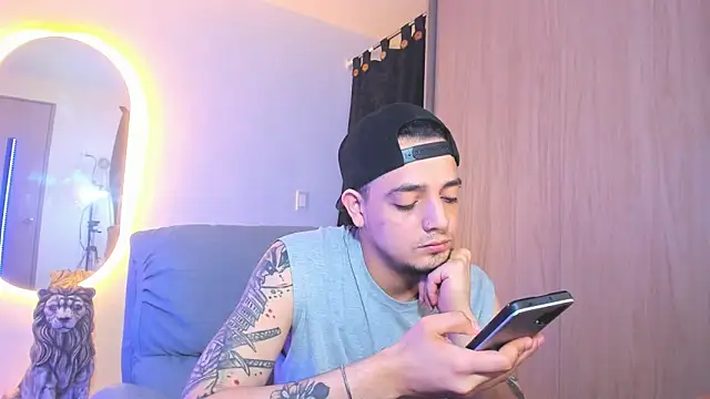 Snapshot of alejandro_calderon1 chatting on January 6, 2025, 6:58 am alejandro calderon1 online show from January 6, 2025, 6:58 am