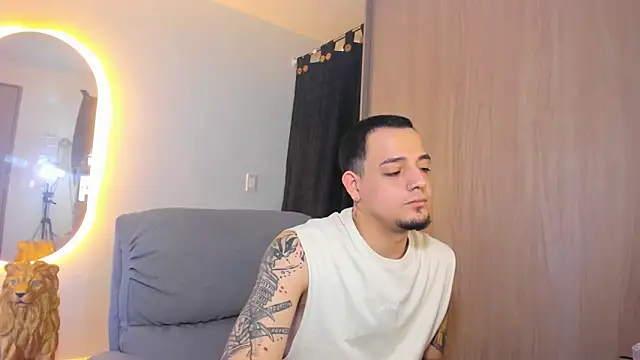 Snapshot of alejandro_calderon1 chatting on February 11, 2025, 6:08 am alejandro calderon1 online show from February 11, 2025, 6:08 am