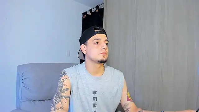 Snapshot of alejandro_calderon1 chatting on March 19, 2025, 5:30 am alejandro calderon1 online show from March 19, 2025, 5:30 am