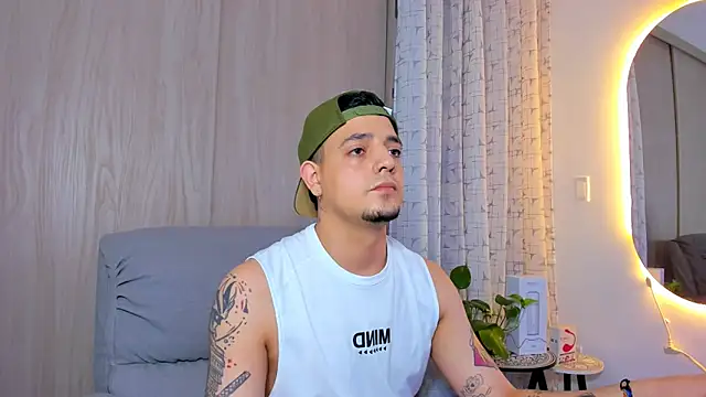 Snapshot of alejandro_calderon1 chatting on September 11, 2025, 4:34 am alejandro calderon1 online show from September 11, 2025, 4:34 am