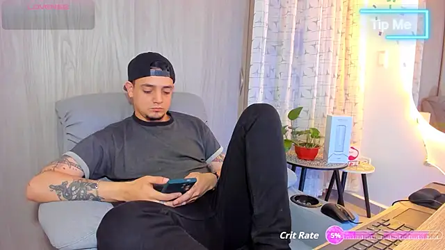 Snapshot of alejandro_calderon1 chatting on September 20, 2025, 5:41 am alejandro calderon1 online show from September 20, 2025, 5:41 am
