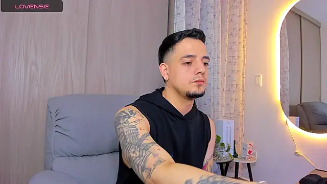 Snapshot of alejandro_calderon1 chatting on September 28, 2025, 4:40 am alejandro calderon1 online show from September 28, 2025, 4:40 am