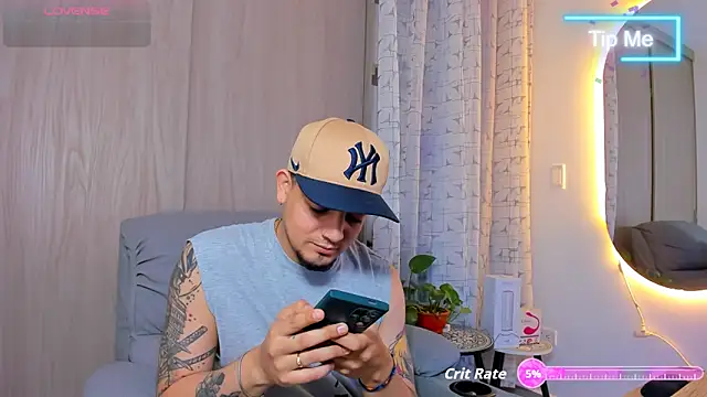 Snapshot of alejandro_calderon1 chatting on October 11, 2025, 3:06 am alejandro calderon1 online show from October 11, 2025, 3:06 am