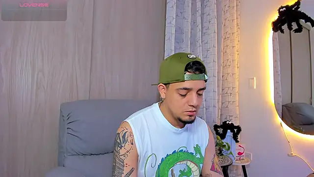Snapshot of alejandro_calderon1 chatting on October 17, 2025, 3:10 am alejandro calderon1 online show from October 17, 2025, 3:10 am