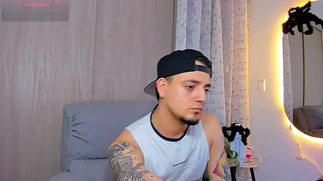 Snapshot of alejandro_calderon1 chatting on October 19, 2025, 5:41 am alejandro calderon1 online show from October 19, 2025, 5:41 am