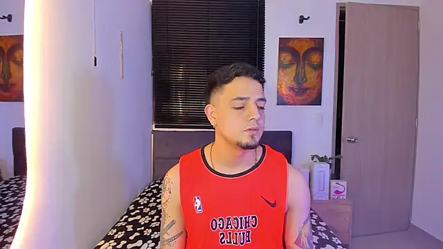 alejandro calderon1 online show from March 24, 2026, 2:27 am