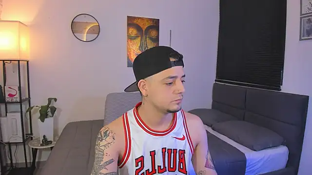 Snapshot of alejandro_calderon1 chatting on July 20, 2026, 5:44 am alejandro calderon1 online show from July 20, 2026, 5:44 am
