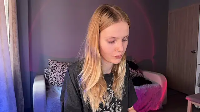 Chanel Gill online show from September 20, 2025, 5:30 am