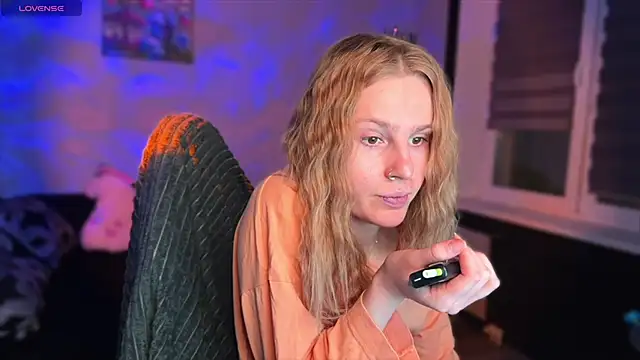 Chanel Gill online show from November 28, 2025, 3:58 pm