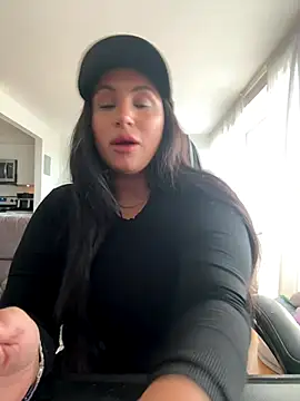 MeghanXO online show from November 17, 2025, 2:34 pm