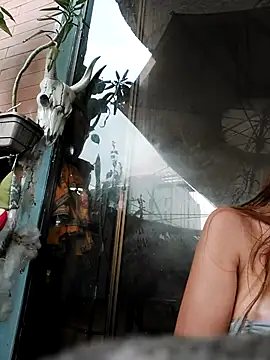 k lebannon online show from March 17, 2025, 10:06 pm