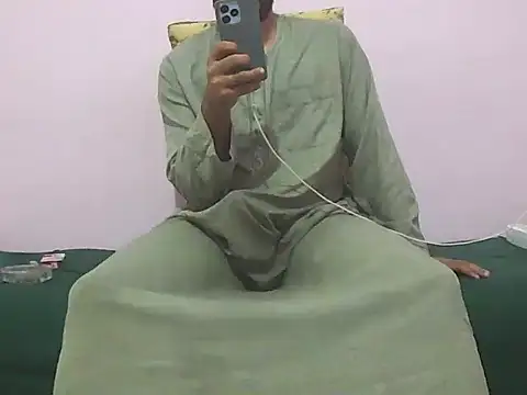 foxsanSs online show from November 3, 2025, 11:26 pm