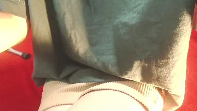 Snapshot of IvyBlueFabray chatting on February 25, 2025, 6:58 am IvyBlueFabray online show from February 25, 2025, 6:58 am