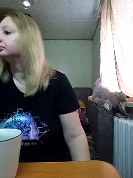 Snapshot of BustyBlond chatting on April 19, 2026, 4:01 am BustyBlond online show from April 19, 2026, 4:01 am