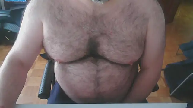 Snapshot of mikeyhotbear chatting on February 10, 2025, 4:58 pm mikeyhotbear online show from February 10, 2025, 4:58 pm
