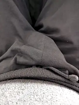 Elixire1 online show from November 18, 2025, 5:28 pm