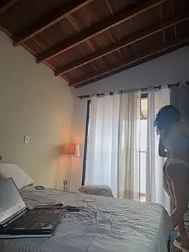 GabriSaenz online show from October 21, 2025, 2:18 pm