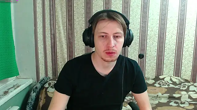 darienlarge online show from November 30, 2025, 4:05 am