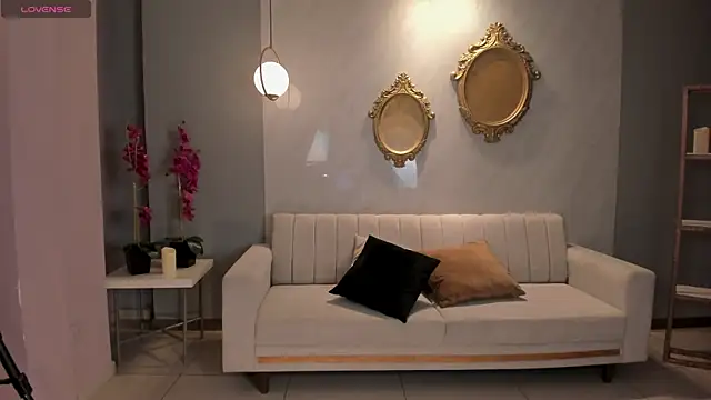 ErikaBenz  online show from October 8, 2025, 12:36 pm