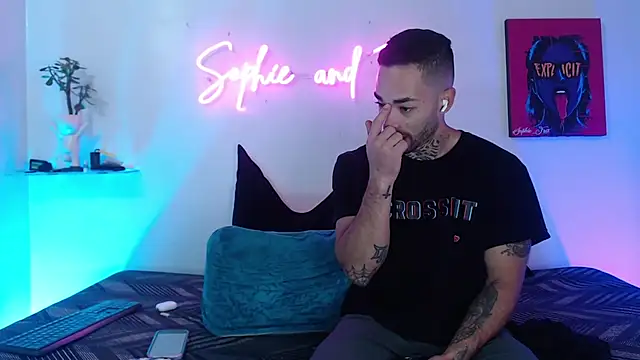 Snapshot of SophieFoxx17 chatting on February 20, 2026, 12:27 pm SophieFoxx17 online show from February 20, 2026, 12:27 pm