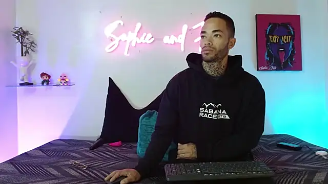 Snapshot of SophieFoxx17 chatting on April 6, 2026, 11:55 am SophieFoxx17 online show from April 6, 2026, 11:55 am