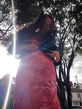  Laary online show from October 19, 2025, 9:04 pm