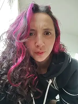  Laary online show from April 20, 2026, 9:49 pm