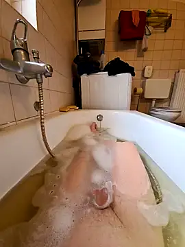 Snapshot of toeloverlive chatting on February 3, 2025, 9:41 am toeloverlive online show from February 3, 2025, 9:41 am