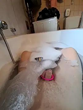 Snapshot of toeloverlive chatting on October 9, 2025, 8:23 am toeloverlive online show from October 9, 2025, 8:23 am